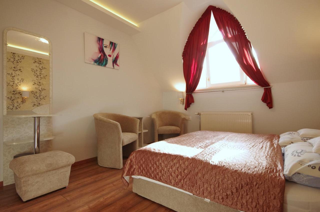 Csigaház panzió Hotel Gyula Kültér fotó